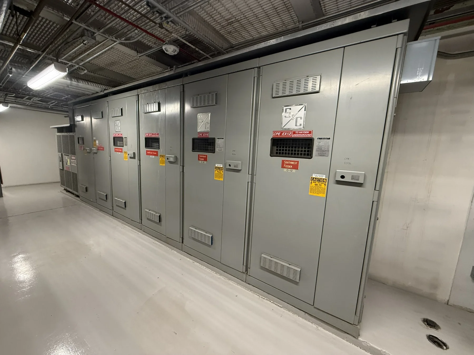 Switchgear / Tableaux électriques